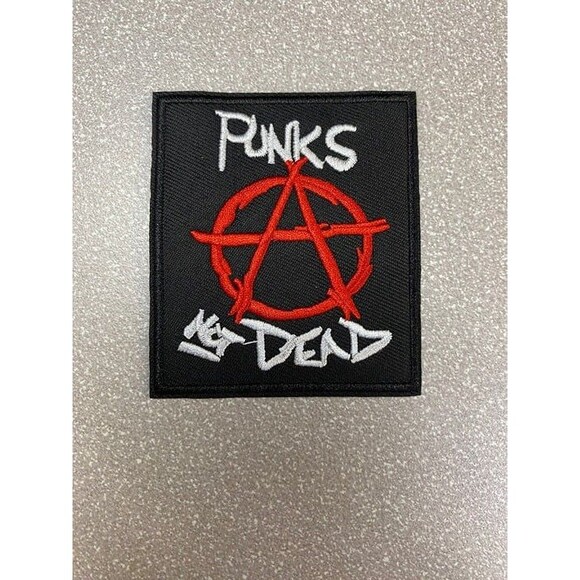 Punks Not Dead Iron on Patch - Picture 1 of 1